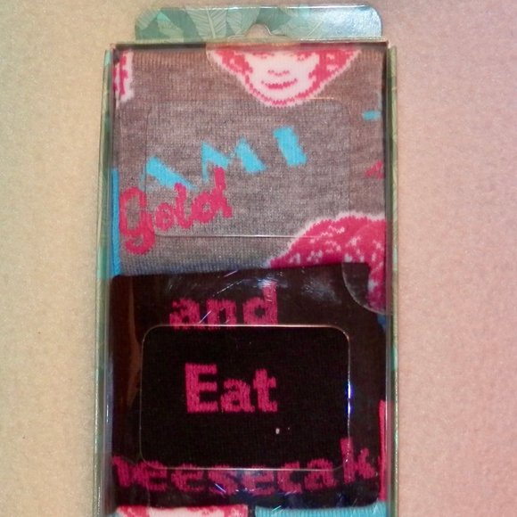 WOMEN'S 3 PAIR CREW SOCKS * SHOE SIZE 8-12 * THE GOLDEN GIRLS * 3 DIFFERENT PAIR - Picture 3 of 5